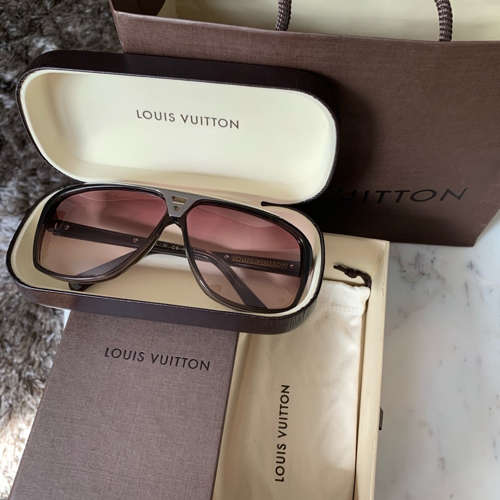 Louis Vuitton Brown w/Silver Hardware Evidence Sunglasses - Picture 5 of 5